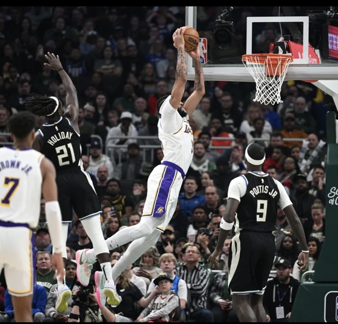 詹姆斯在独行侠比赛中逆转,势不可挡引发热议!的简单介绍 詹姆斯在独行侠比赛中逆转,势不可挡引发热议!的简单介绍